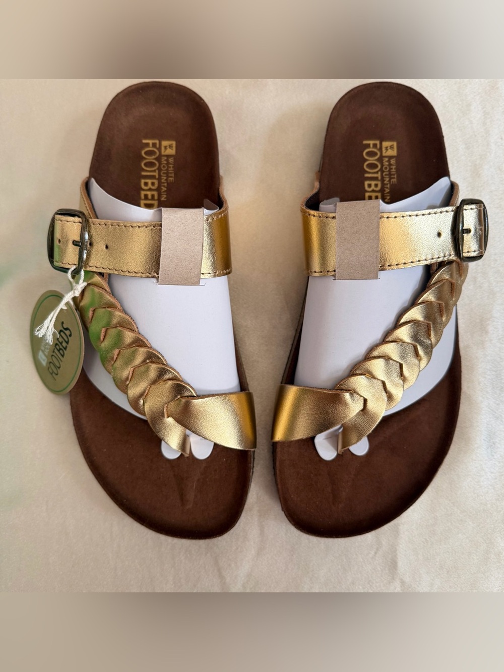 White Mountain Happier Footbeds Sandals in Antique/Gold Leather Size 8 New